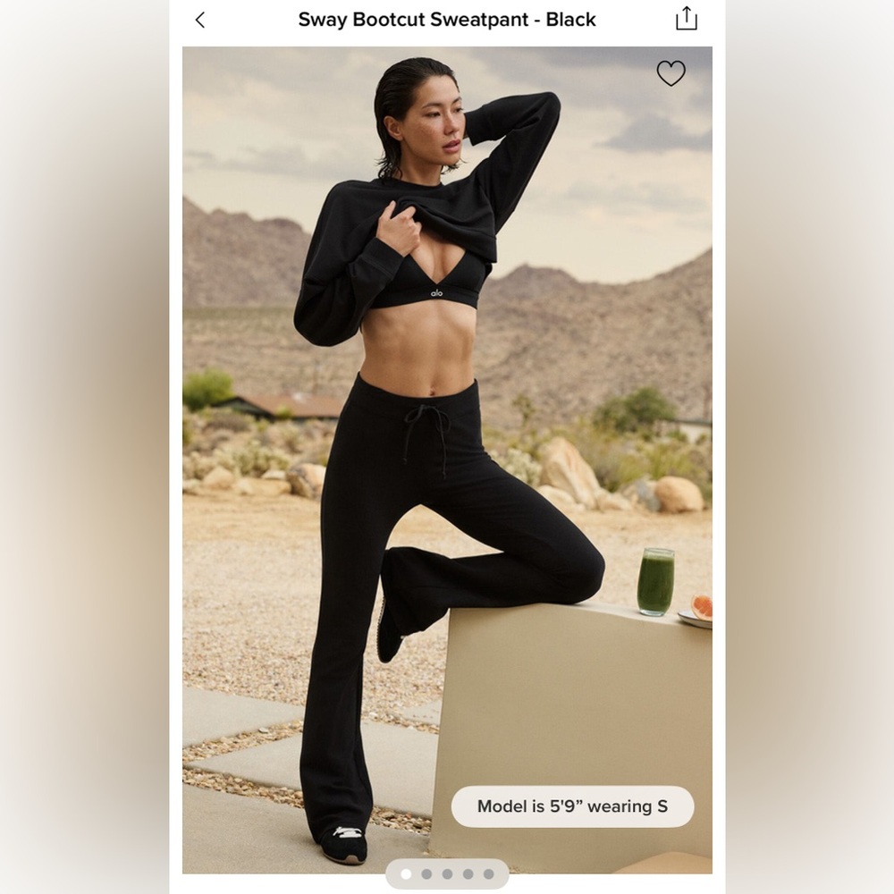 ALO Yoga Sway Bootcut Sweatpant - Black